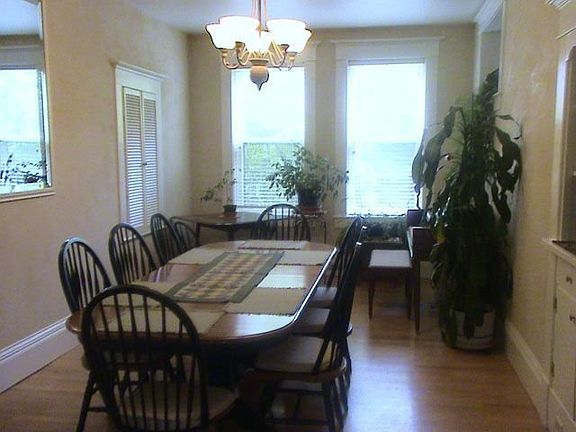Formal dining room