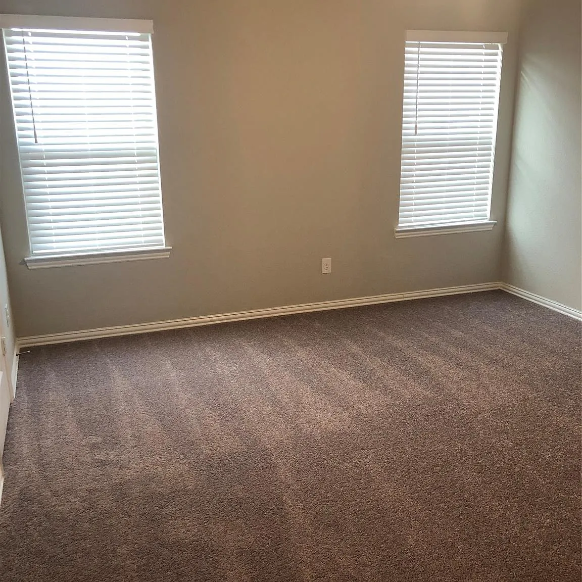 3 bed, 2.0 bath, 1557 sqft, $1,980 — Photo 4
