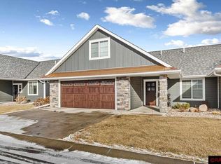 908 Tranquility Path, Mankato, MN 56001