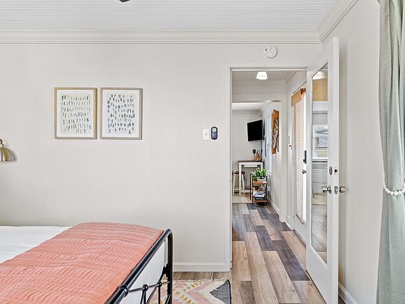 5th image of 2413 34th St #2