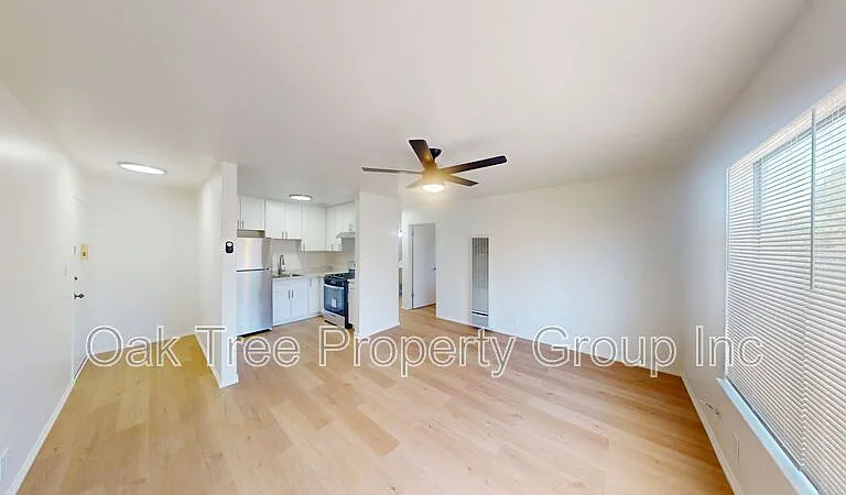 1520 Castro St #11 — Photo 2