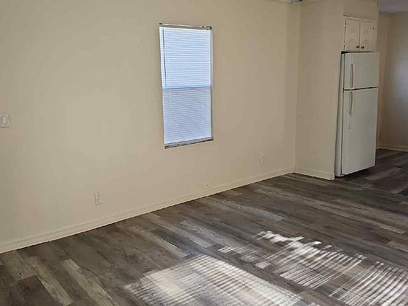 3rd image of 85028 Patricia Ct