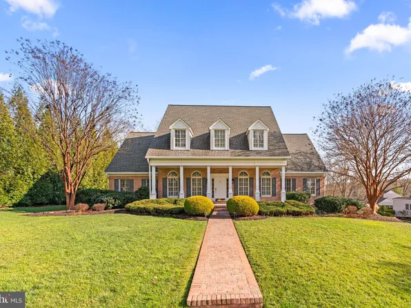 513 Point Field Dr, Millersville, MD 21108