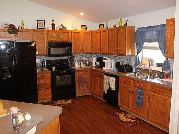 4th image of 1016 Bluegrass Dr