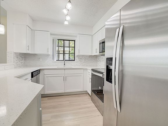 2nd image of 14768 Enclave Lakes Dr #2T2