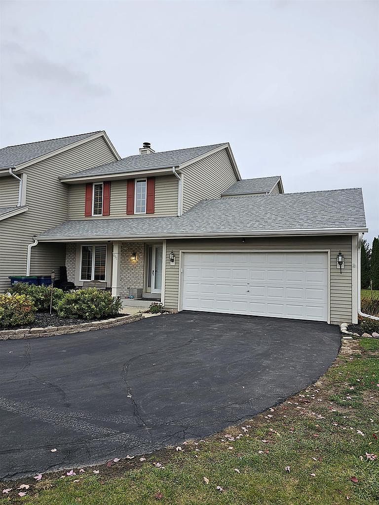 621 Ellys Way, Slinger, WI 53086 Zillow