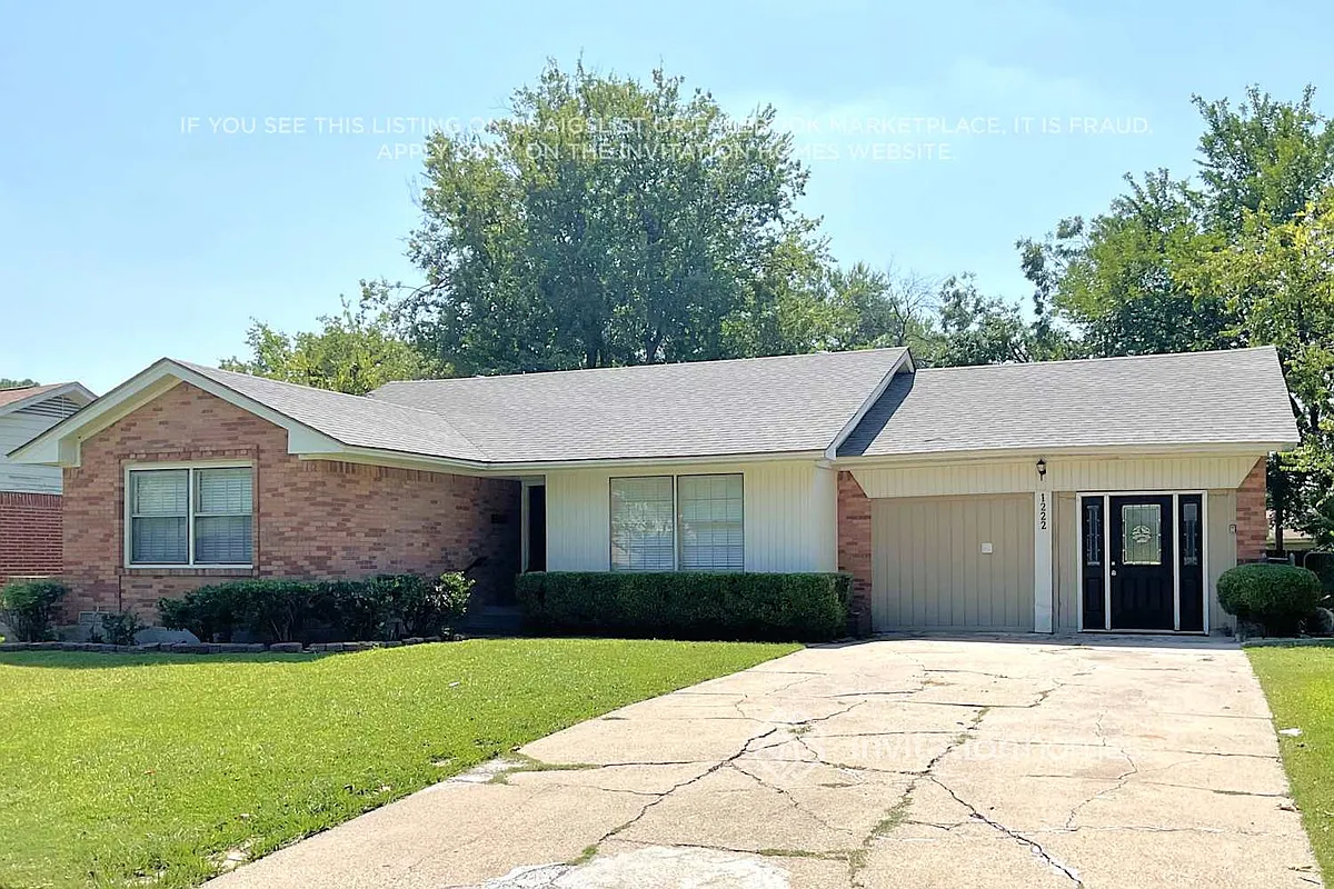 Building Photo - 1222 McDonald Dr