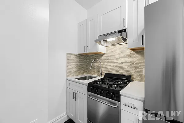 Rented by REAL New York | media 19