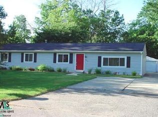 396 W Eastlawn Dr, Rochester, MI 48307