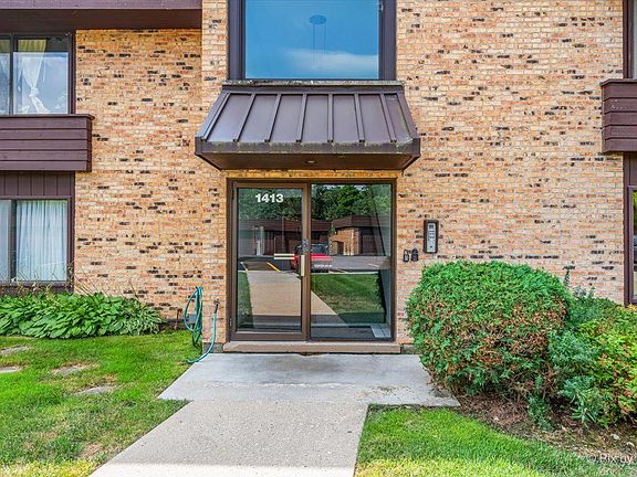 3rd image of 1413 N Sterling Ave Unit 101