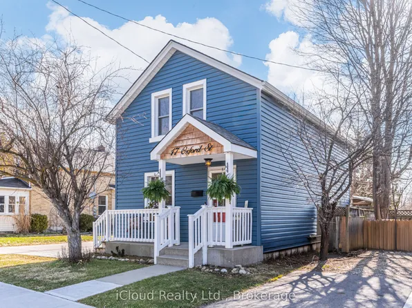 17 Oxford St, Cambridge, ON N1R 1M3