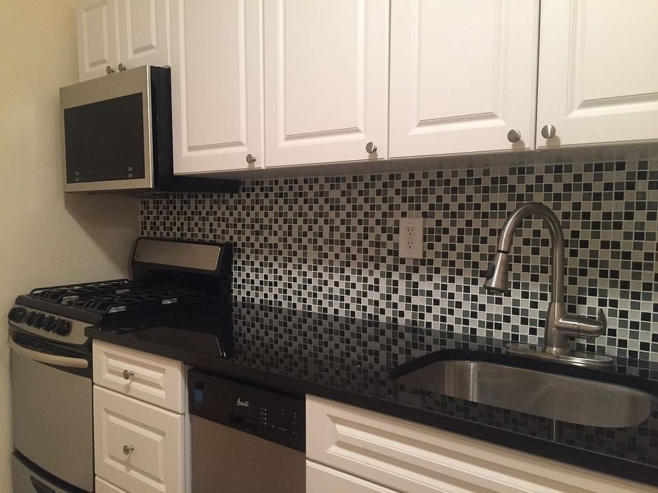 1st image of 423 W 45th St #5FFE