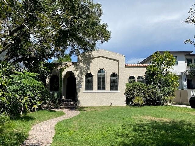 1st image of 416 S PALOMA PLACE