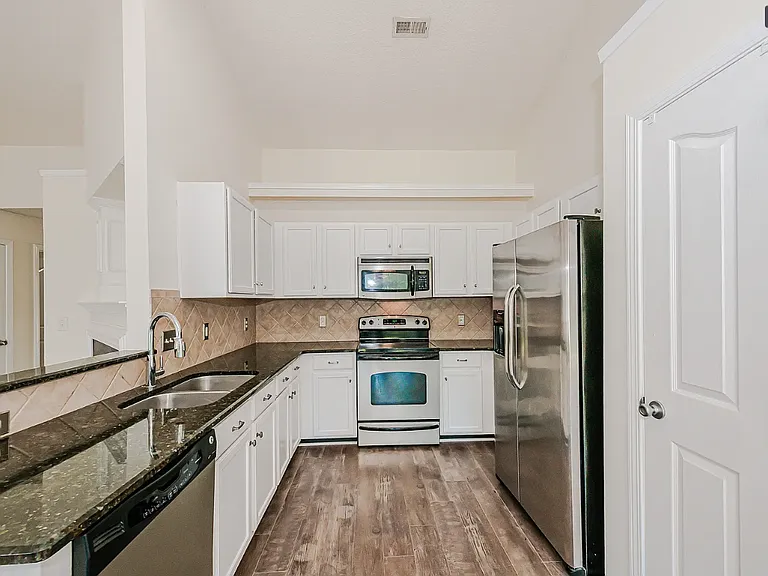 12819 Slade Castle Ct — Photo 8