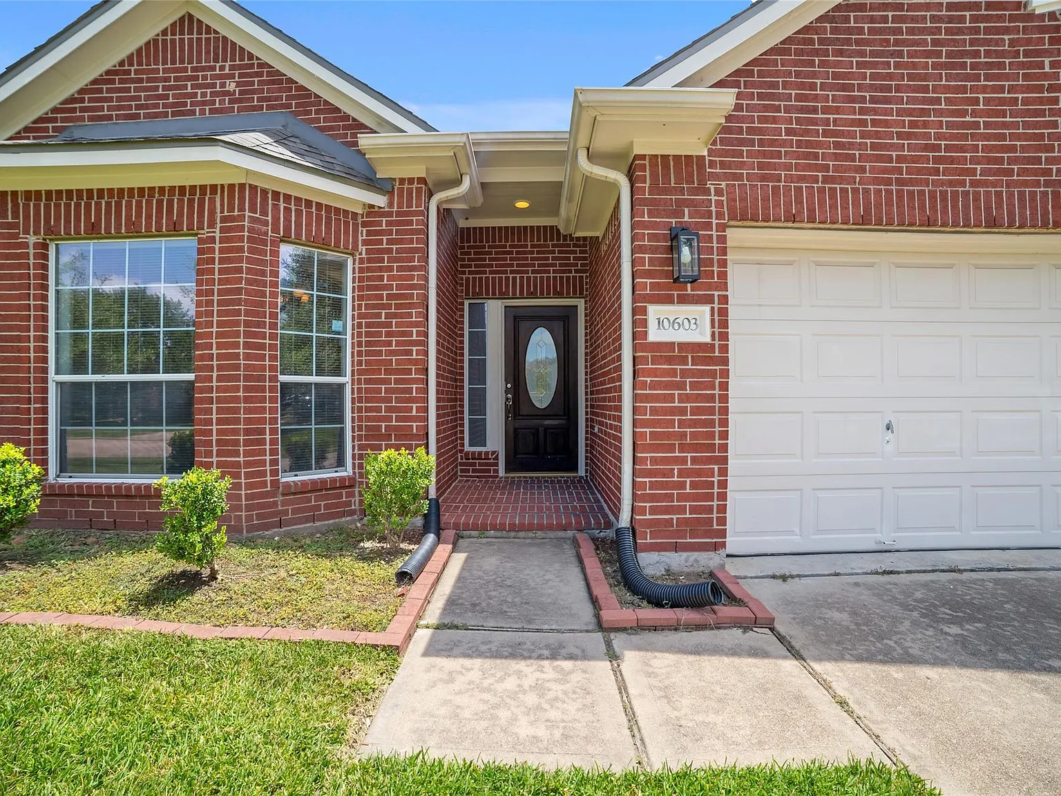 3 bed, 2.0 bath, 2148 sqft, $2,400 — Photo 3
