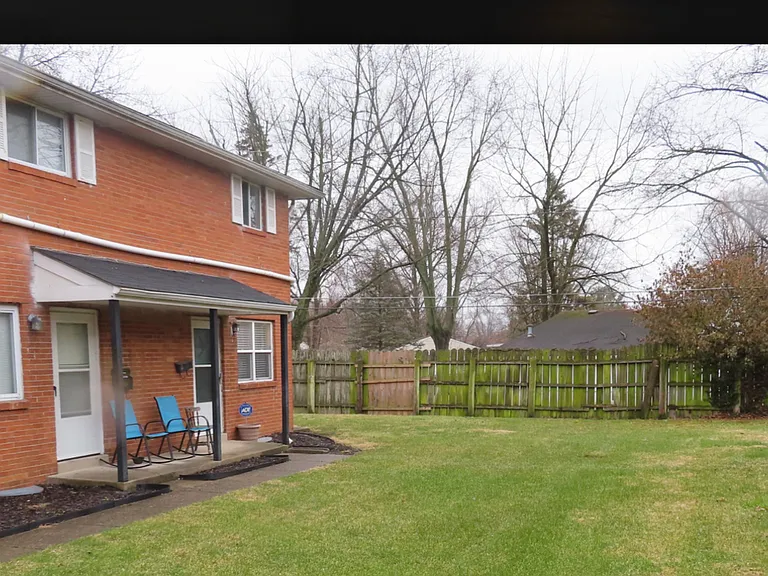 901 N Meadows Ct #D — Photo 8