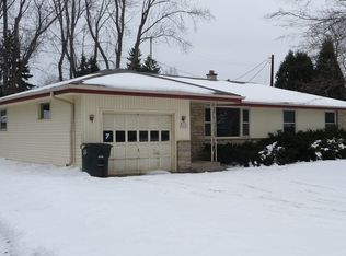 W174N8822 Christopher Blvd, Menomonee Falls, WI 53051
