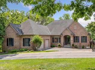 15 Knoll Rd, North Oaks, MN 55127