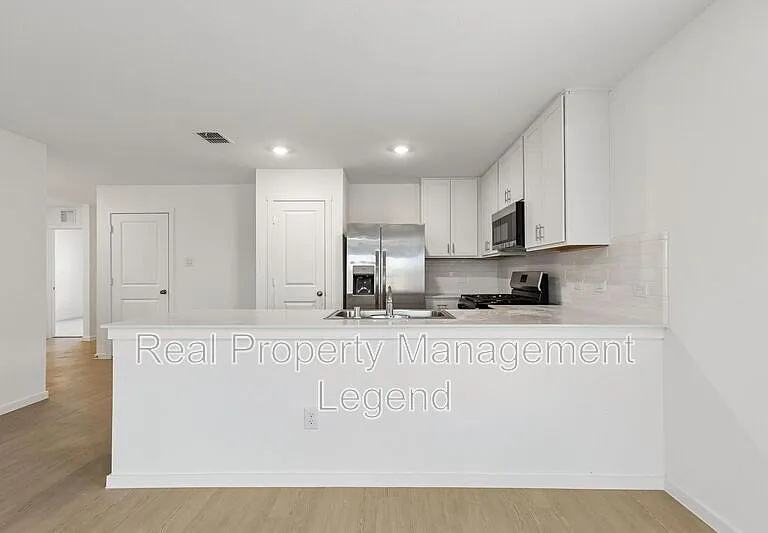 216 Asterwood Ln — Photo 19