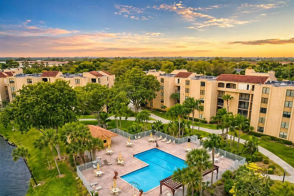 2 bed, 1290 sqft, $3,100 — Photo 3