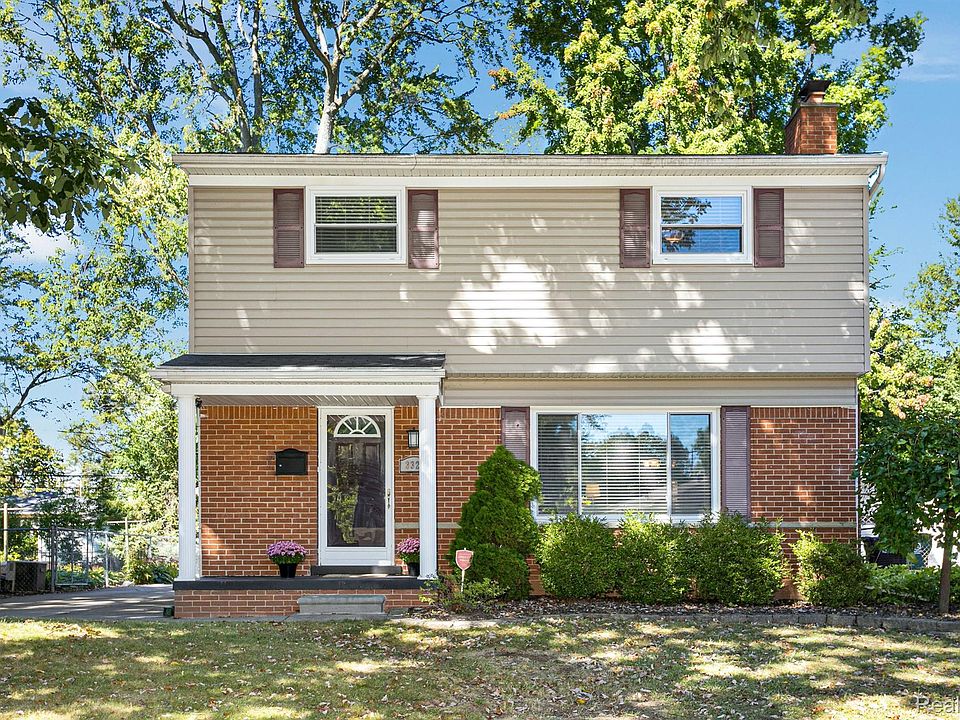 1st image of 3326 Parker Dr