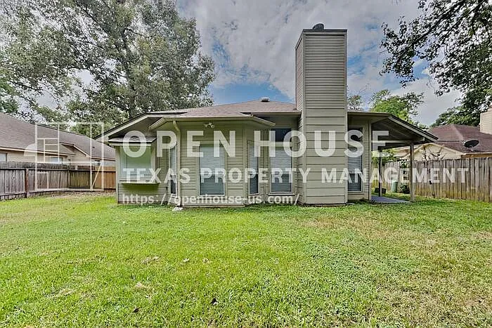 1915 Creston Dr — Photo 17