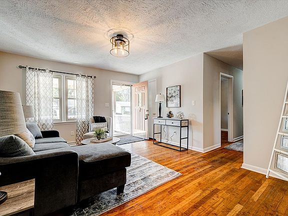 5th image of 768 Plainview Dr
