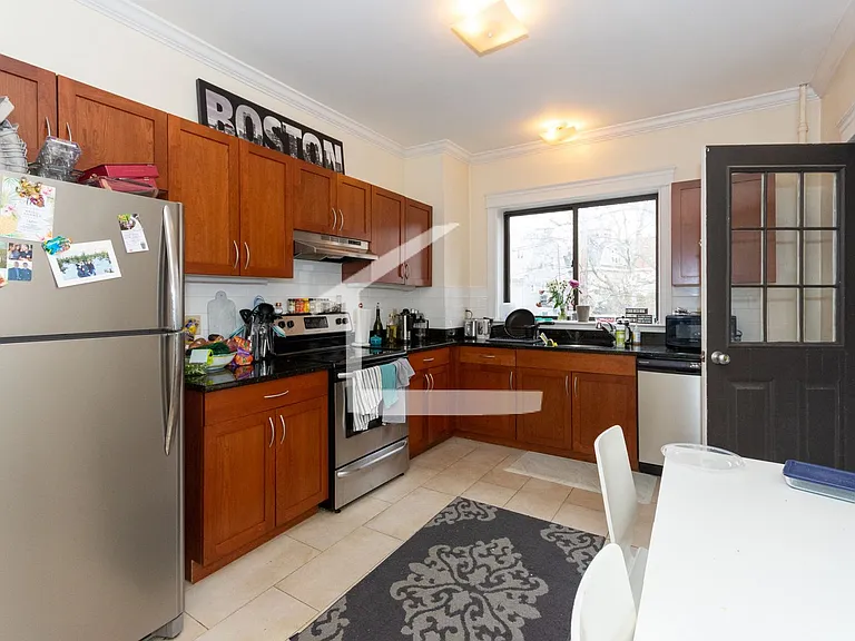 37 Glenville Ave #4 — Photo 5