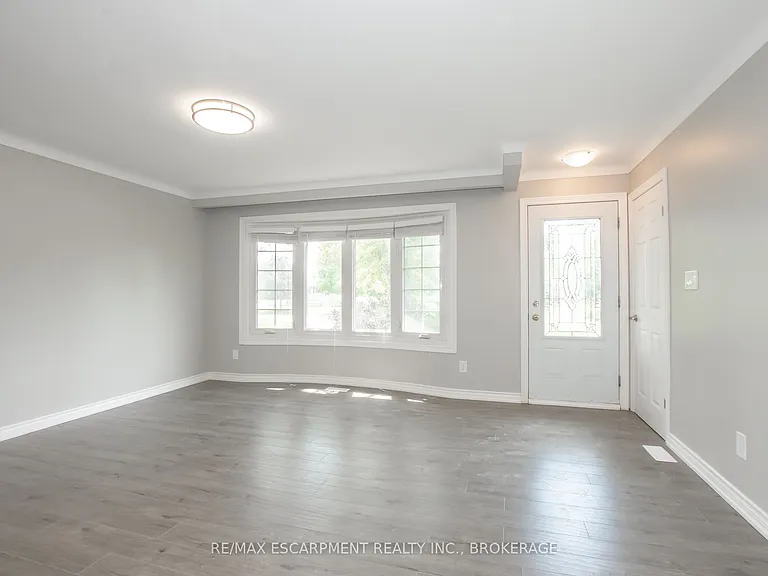 2 Wolfdale Pl #MAIN — Photo 6