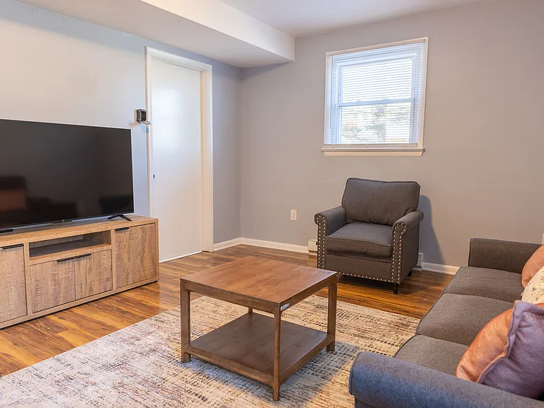 412 Kingswood Ter #2 — Photo 9