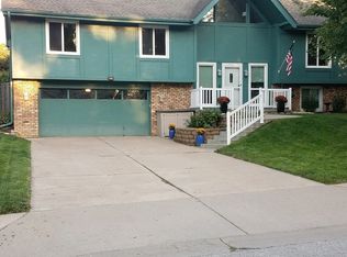 2511 S 166th St, Omaha, NE 68130