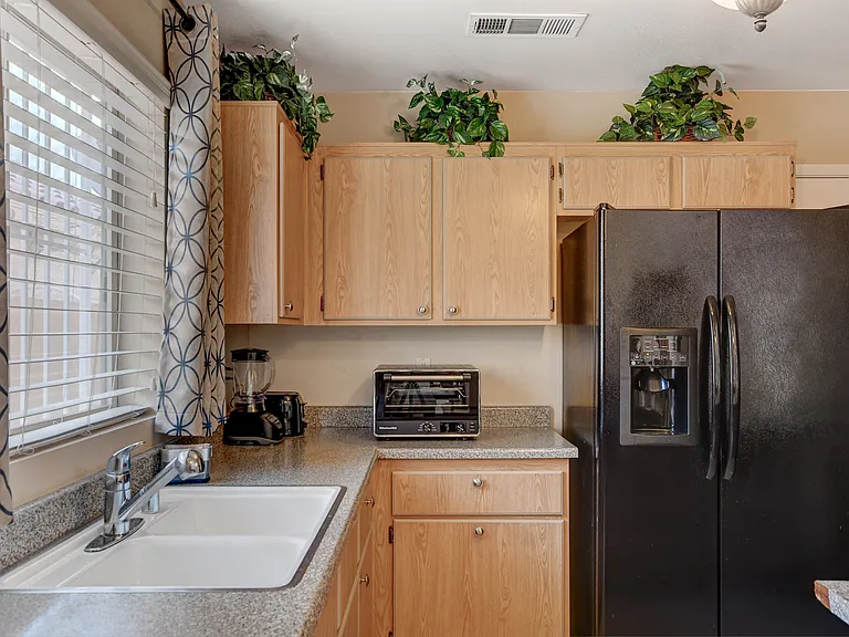 4101 Abrams Ave — Photo 31