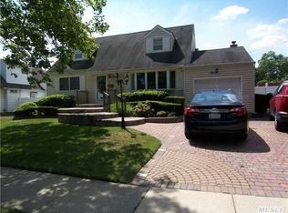 166 N Beech St, Massapequa, NY 11758