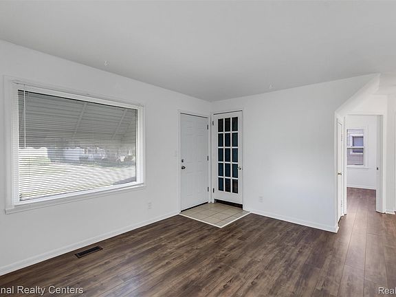 3rd image of 12740 Sherman Ave