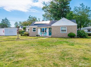 42 Chestnut St, Edison, NJ 08817