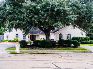 105 Tournament Dr, Victoria, TX 77904