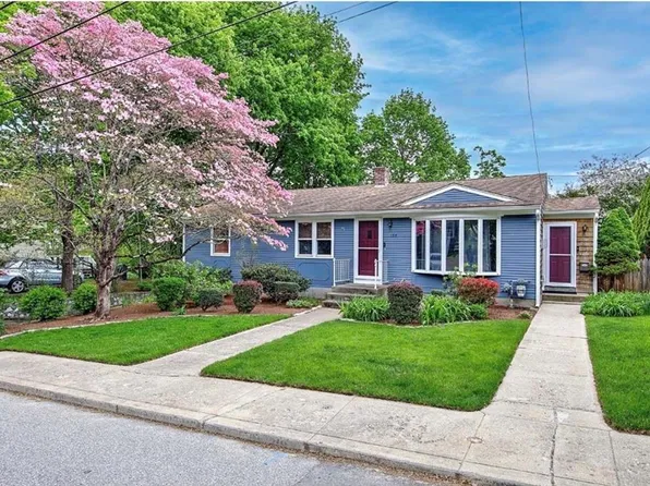 135 Foote St, Barrington, RI 02806
