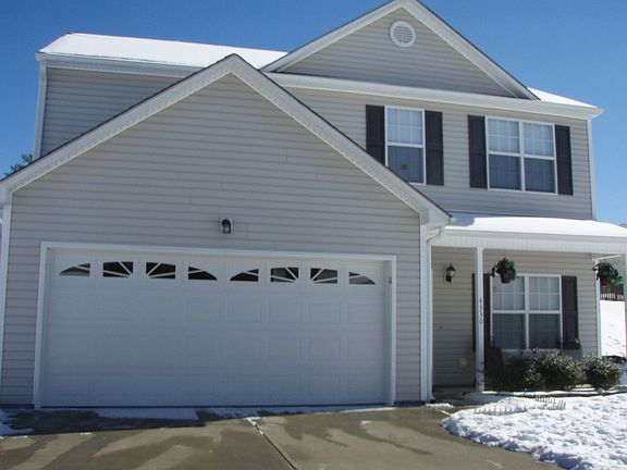 Drive way can park 4 cars