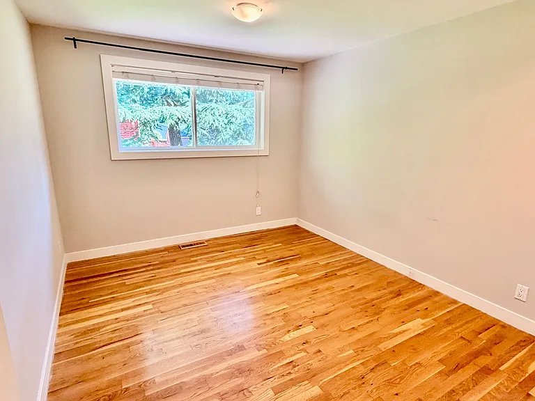 17420 NE 11th St — Photo 16