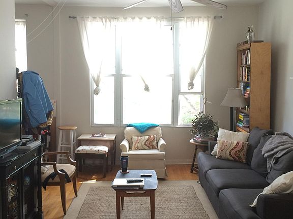 2nd image of 1756 N Hoyne Ave #2
