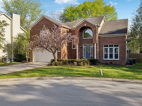 2nd image of 709 Shadowlawn Ct