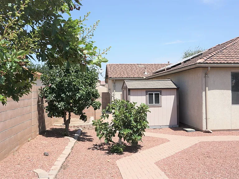 1858 Prairie Grass Dr — Photo 45