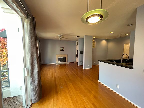2nd image of 425 Navaro Way Unit 201