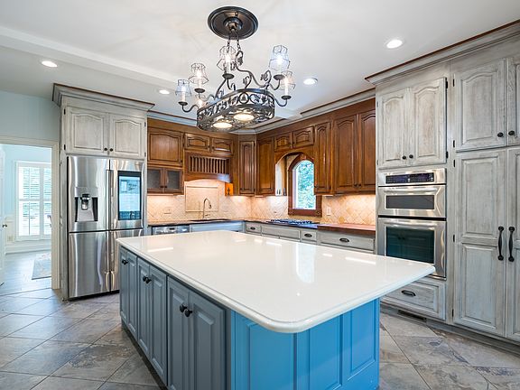 5th image of 100 Point Cir