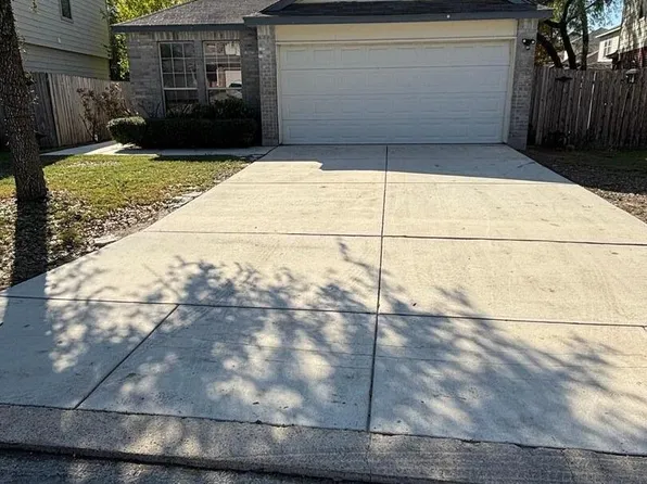 10246 ROSEANGEL LN, Helotes, TX 78023