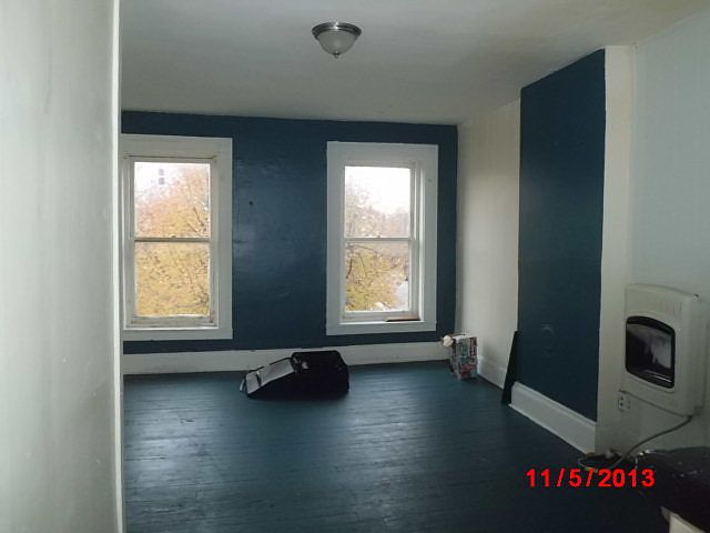 2nd image of 410 7th St APT 2