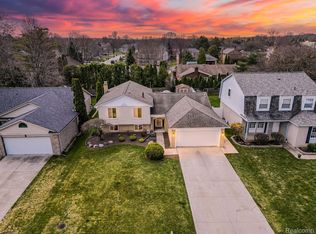 39411 Baroque Blvd, Clinton Township, MI