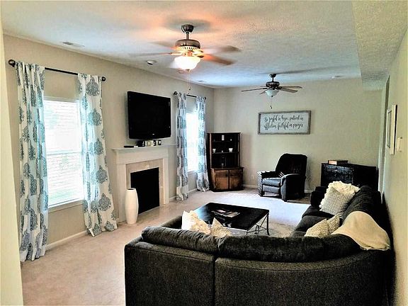 3rd image of 4788 Elijah St