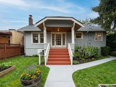 8051 15th Ave NE, Seattle, WA, 98115