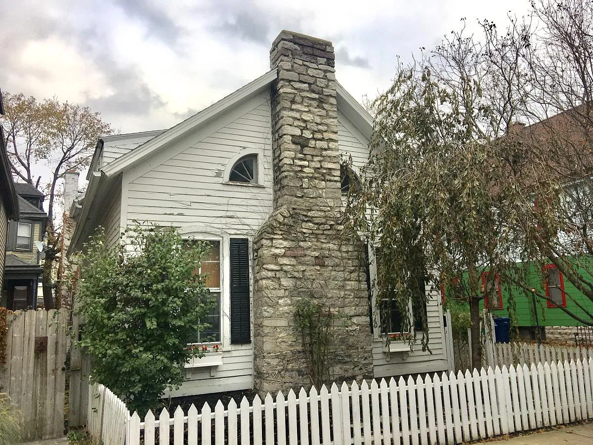 45 College St — Photo 1